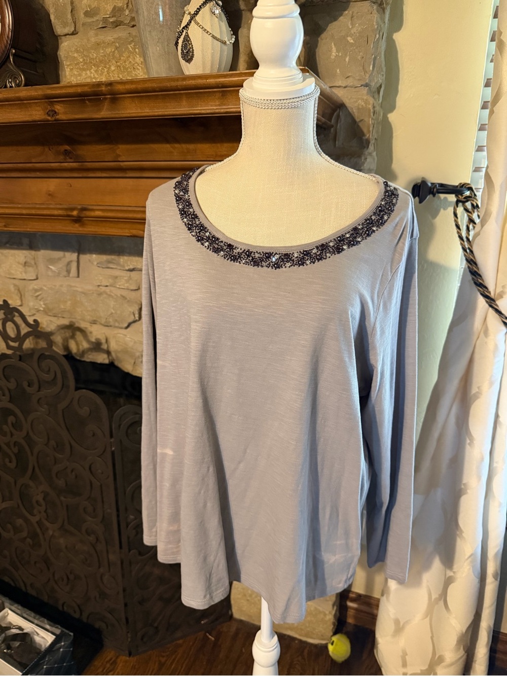 Embellished Scoop Neck Long-Sleeve Top - Light grey size 1x